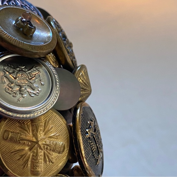 7" Button Bracelet - Picture 11 of 13